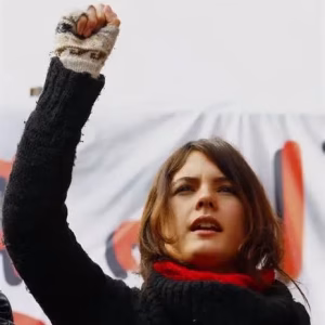 camila vallejos brazo-convertido-de-jpg